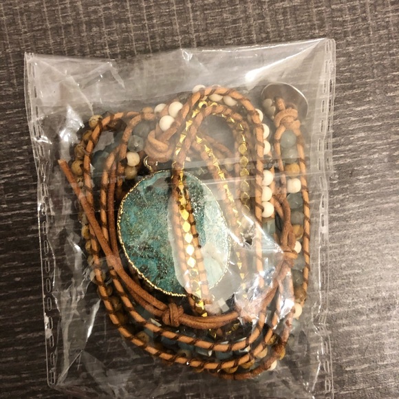 B1G1F🌸 Wrap Bracelet - Picture 1 of 1